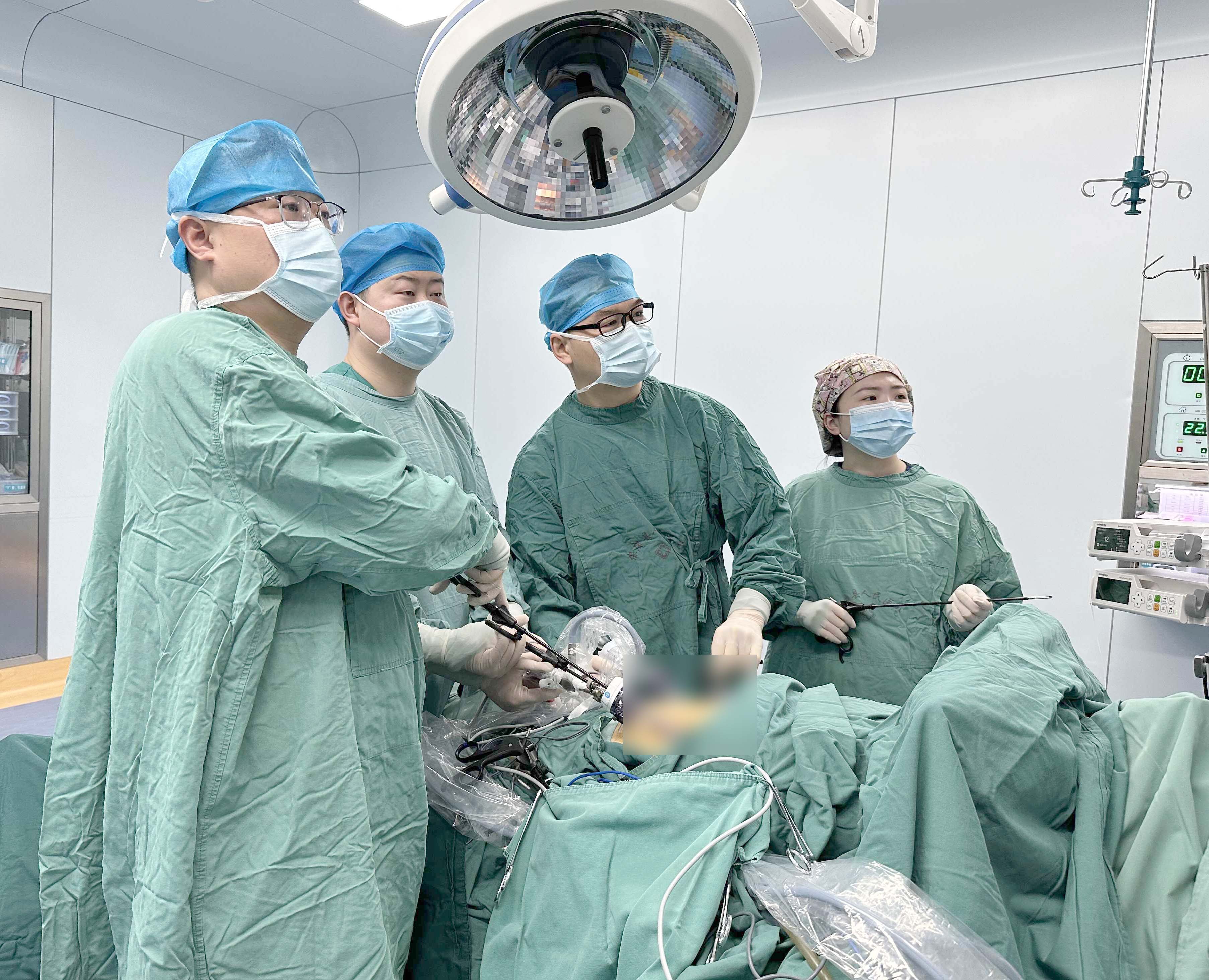 普外科成功开展全县首例腹腔镜下胰体尾+脾切除术